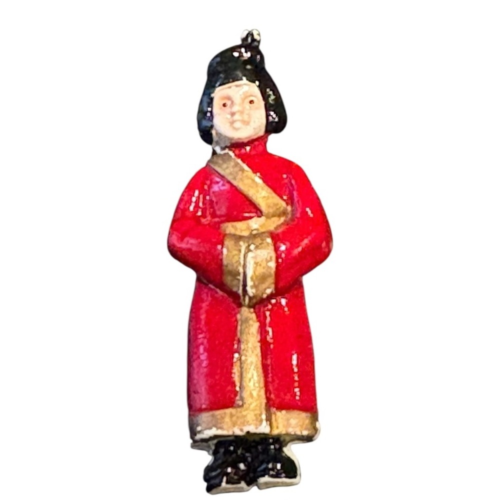 Vintage CRAFT Enamel Geisha Figural Brooch – Red & Gold Marked JB9
